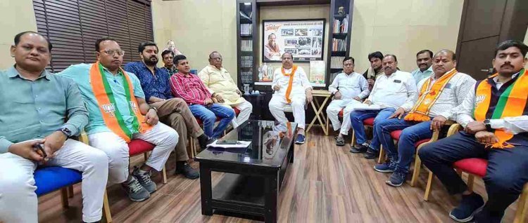 प्रधानमंत्री नरेंद्र मोदी के रतलाम दौरे को लेकर तैयारियां तेज, भाजपा प्रत्याशी चेतन्य काश्यप की उपस्थिति में हुई बैठक, आज केंद्रीय मंत्री तोमर आएंगे