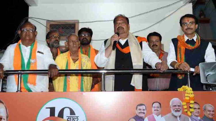 नुक्कड़ सभाएं शुरू : रतलाम को मालवा का प्रमुख व्यापारिक एवं औद्योगिक केंद्र बनाने की बात प्रधानमंत्री भी कह गए हैं- चेतन्य काश्यप