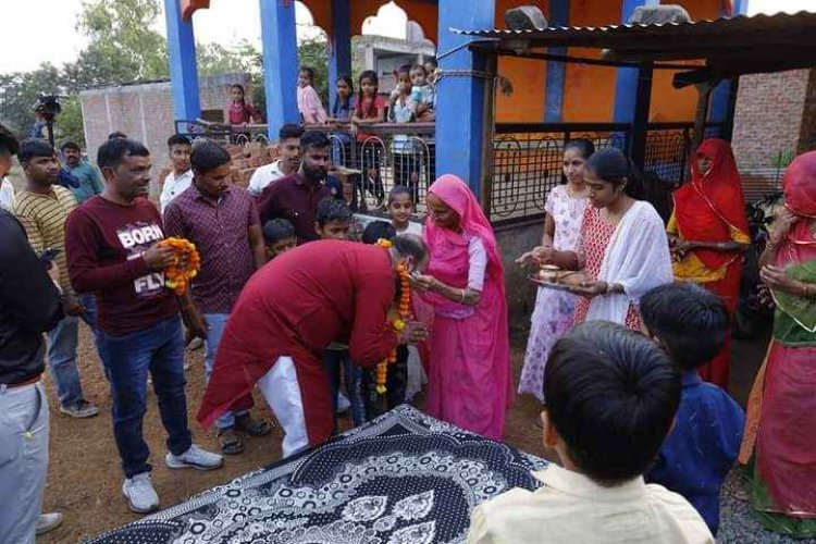बच्चों का भैया, युवाओं का साथी और बुजुर्गों की लाठी बने जीवन सिंह का किसानों से वादा- हर हाल में बंद होगी खाद की कालाबाजारी
