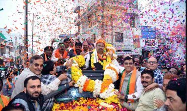 भाजपा विधायक चेतन्य काश्यप ने प्रचंड जीत के बाद विजय जुलूस में मतदाताओं को दिया धन्यवाद, शहर में एक साथ मनी दीपावली एवं होली