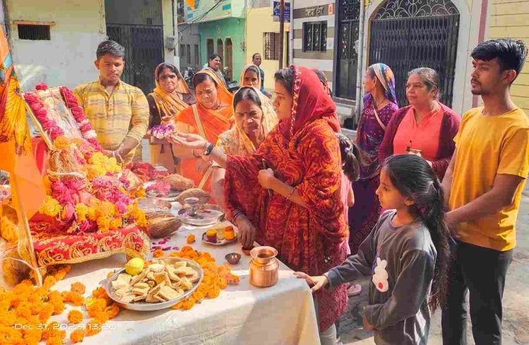 आओ आयोध्या चलें : गली-मोहल्लों में निकल रही अक्षत कलश की शोभायात्रा, रामलला की अगवानी के लिए घर-घर पहुंच रहा 22 जनवरी का निमंत्रण