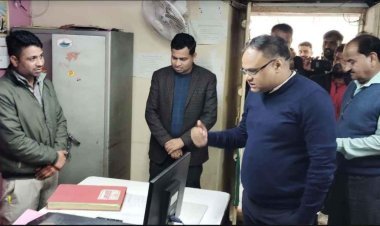 सैलाना नगर परिषद सीएमओ नहीं दे सके जीवन ज्योति बीमा योजना की जानकारी, कलेक्टर ने लगाई फटकार