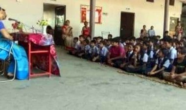 आयुष ग्राम में कॉलेज चलो अभियान के दौरान विद्यार्थियों को कॉलेज में प्रवेश के लिए प्रेरित किया, करियर गाइडेंस भी दिया