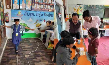 रतलाम के सीएम राइज विनोबा स्कूल और बासिंद्रा संकुल के 30 प्राथमिक स्कूलों में हुआ एफएलएन मेले का आयोजन