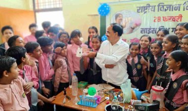 खेल-खेल में विज्ञान : बच्चों ने खुद बनाई घट्टी (चक्की) और घुमाकर जाना कि दादी मां और नानी मां अनाज पीसने के लिए घट्टी का हत्था परिधि के पास क्यों होता है