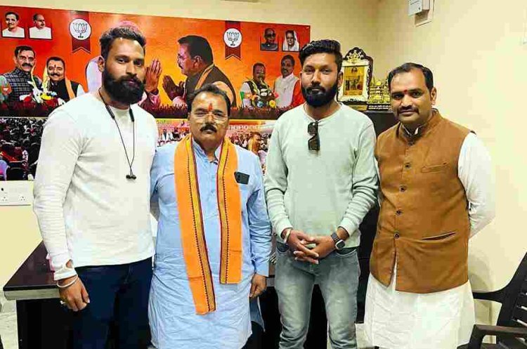 सार्थक युवा संघ ने किया भाजपा जिलाध्यक्ष का स्वागत, संघ अध्यक्ष करण ठाकुर ने जताई भाजयुमो जिला अध्यक्ष के चुनाव में किस्मत आजमाने की मंशा