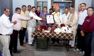 उद्योग विभाग के महाप्रबंधक मुकेश शर्मा शासकीय सेवा से निवृत्त, उद्योगपतियों और विभाग ने दी विदाई, शर्मा बोले- रतलाम के उद्योगपति सेवाभावी