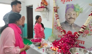 जन्मदिन के दिन हुई पत्रकार इंगित गुप्ता के लिए श्रद्धांजलि सभा, हर आंख हुई नम