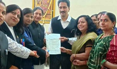 नारी शक्ति की अभिभाषकों से अपील : दुष्कर्मी और ब्लैकमेलर कोचिंग संचालक संजय पोरवाल की न करें पैरवी, ताकि पीड़ित बेटियों को मिले इंसाफ