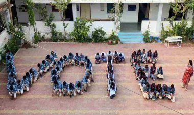 मतदाता जागरूकता कार्यक्रम : सीएम राइज विनोबा स्कूल के विद्यार्थियों ने बनाई VOTE की आकृति, लोगों को मतदान के लिए प्रेरित करने का लिया संकल्प