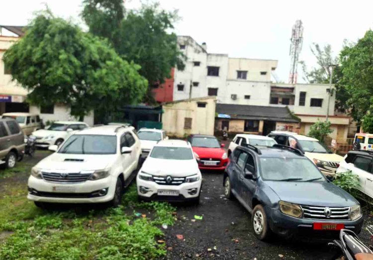 धोखाधड़ी ऐसी भी : व्हाट्सएप पर वाहन मालिकों से करते से संपर्क, एग्रीमेंट कर किराये पर लिए वाहन फर्जी कागजात बनाकर बेच देते थे, 4 आरोपी गिरफ्तार