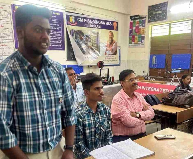 CM राइज विनोबा स्कूल की बढ़ रही ख्याति, झाबुआ के 5 पीएम-श्री स्कूलों के शिक्षकों ने किया स्कूल भ्रमण, नवाचार से हुए रूबरू