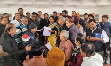 कर्मचारी एकता ! अधिकारी कर्मचारी संयुक्त मोर्चा ने मुख्यमंत्री व मुख्य सचिव के नाम सौंपा ज्ञापन, जानिए- किन मांगों को लेकर लामबंद हुए अधिकारी-कर्मचारी