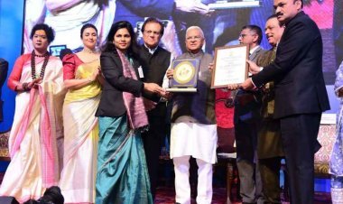 उत्कृष्टता हुई सम्मानित : कलेक्टर राजेश बाथम तथा अपर कलेक्टर डॉ. शालिनी श्रीवास्तव का राज्यपाल मंगूभाई पटेल ने किया सम्मान