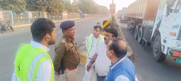...ताकि न हों हादसे ! रतलाम पुलिस ने फोरलेन हाइवे पर सिमलावदा से बारगड़ फंटे तक ब्लैक स्पॉट का किया निरीक्षण, खामियों को करवाया ठीक