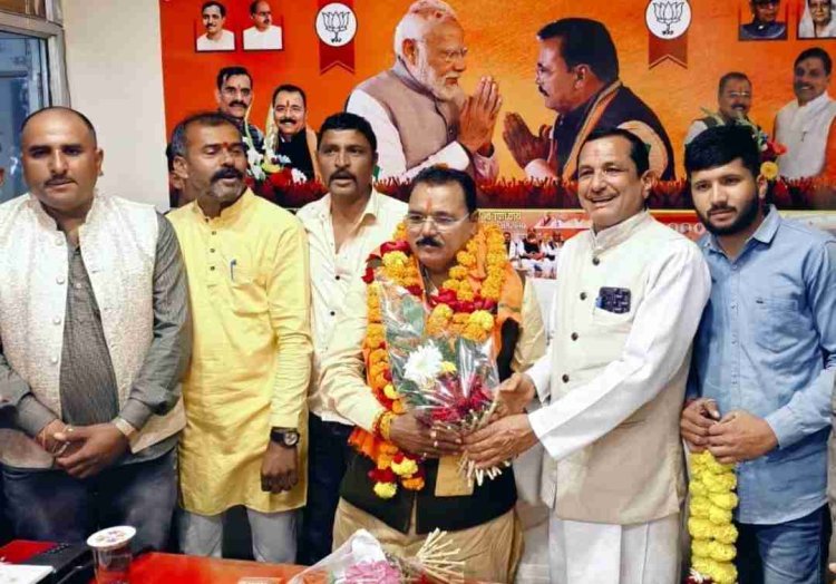 किसान मोर्चा के पदाधिकारियों ने किया भाजपा जिला अध्यक्ष प्रदीप उपाध्याय का अभिनंदन, शीर्ष नेतृत्व के प्रति आभार जताया