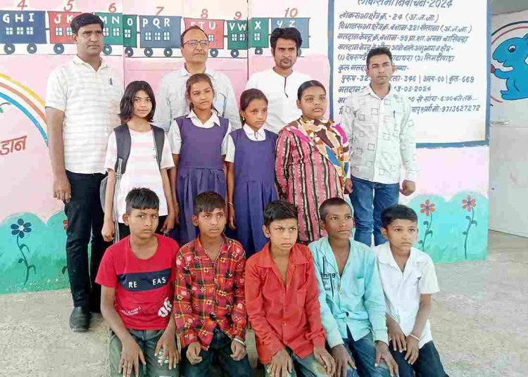 सफलता ! बासिन्द्रा संकुल के शासकीय विद्यालयों से 9 विद्यार्थियों का जवाहर नवोदय विद्यालय में हुआ चयन, शिक्षकों ने दी निःशुल्क कोचिंग तो राह हुई आसान