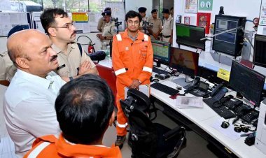 सुरक्षा के लिए यह जरूरी है ! भारत-पाक तनाव के चलते प्रशासन और पुलिस अलर्ट, कलेक्टर और एसपी ने इंडियन ऑयल डिपो का निरीक्षण किया