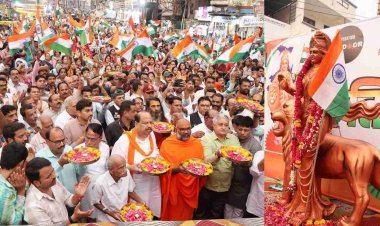 राष्ट्र ही सर्वप्रथम ! भारतीय सेना के सम्मान में तिरंगा लेकर सड़कों पर उतरा रतलाम, पाकिस्तान मुर्दाबाद और हिंदुस्तान जिंदाबाद के नारे किए बुलंद