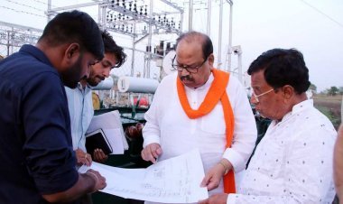 मंत्री की संजीदगी ! एमएसएमई मंत्री चेतन्य काश्यप ने महिदपुर रोड में निर्माणाधीन औद्योगिक क्षेत्र का औचक निरीक्षण किया, पावर सब स्टेशन का कार्य जल्द पूरा करने के निर्देश दिए