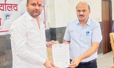 मुलाकात में राहत की बात ! सैलाना में शीघ्र होगी महिला चिकित्सक की नियुक्ति, कलेक्टर राजेश बाथम ने नगर परिषद अध्यक्ष शुक्ला को किया आश्वस्त