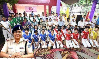 शपथ ग्रहण : छात्र मेहनत से बना सकते हैं अपनी पहचान, श्री गुरु तेग बहादुर पब्लिक स्कूल में TI गायत्री सोनी ने कहा