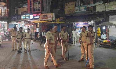 ...ताकि पर्वों पर न आए कोई विघ्न ! रतलाम पुलिस ने सड़कों पर किया फ्लैग मार्च, होटल और लॉज में जांच भी की