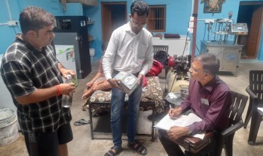 ब्रेकिंग न्यूज़! रतलाम में बिना लाइसेंस चल रही छांछ और लस्सी पैकेजिंग फैक्टरी, हर पैकेट का वजन अलग, MRP भी गायब