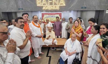 MP के कैबिनेट मंत्री चेतन्य काश्यप व परिवार ने गच्छाधिपति श्री नित्यसेन सूरीश्वर जी म.सा. से मिच्छामि दुक्कड़म की, मुंबई थराद श्री संघ ने बहुमान किया