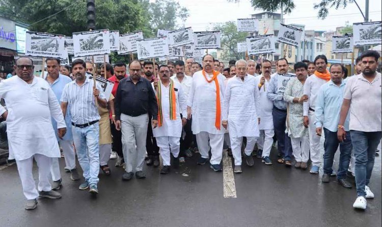 भाजपा ने मौन जुलूस निकाल कर मनाया विभाजन विभीषिका स्मृति दिवस, कैबिनेट मंत्री काश्यप, पूर्व गृह मंत्री कोठारी और जिलाध्यक्ष उपाध्याय हुए शामिल