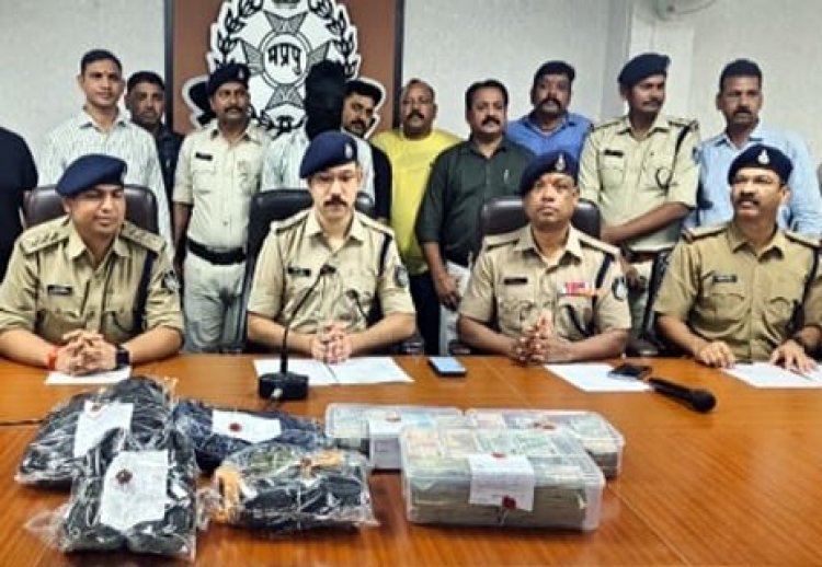 रतलाम । कर्ज चुकाने के लिए डाकघर के कोषालय के ताले काट कर चुराए 7 लाख रुपए, 1000 CCTV कैमरे की मदद से आरोपियों तक पहुंची पुलिस