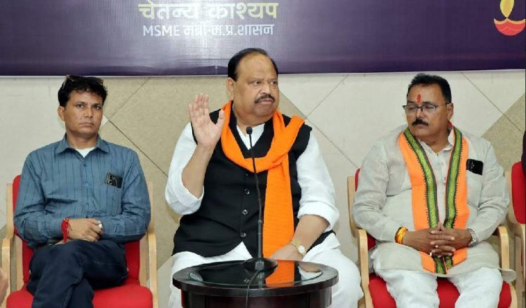 पत्रकार दीप मिलन समारोह : औद्योगिक विकास के साथ विकसित रतलाम की परिकल्पना होगी पूर्ण, मीडिया का सकारात्मक सहयोग आवश्यक- कैबिनेट मंत्री चेतन्य काश्यप