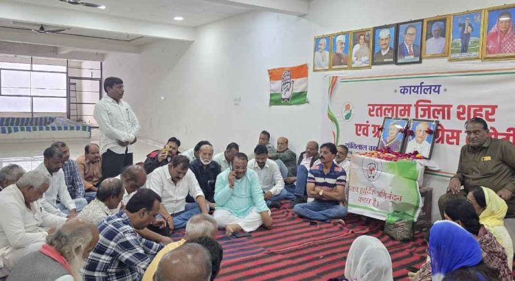 स्मरण लौह पुरुष और लौह महिला का ! शहर कांग्रेस ने सरदाल वल्लभ भाई पटेल और इंदिरा गांधी को अर्पित की श्रद्धांजलि
