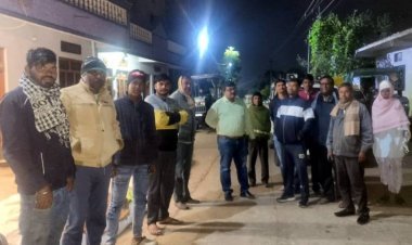 रतलाम : ऐसा क्या हुआ कि मच गया हड़कंप ? रात 10 बजे मचून गांव में कांपने लगी धरती, बर्तन गिरे एक घर की निर्माणाधीन दीवार भी ढही