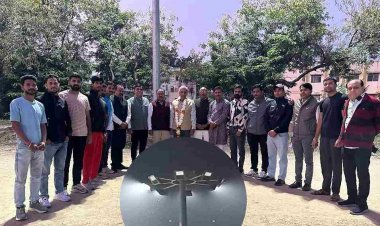 PM कॉलेज ऑफ एक्सिलेंस के खेल मैदान में लगी हाईमास्ट लाइट, अब खिलाड़ी रात में भी कर सकेंगे प्रैक्टिस