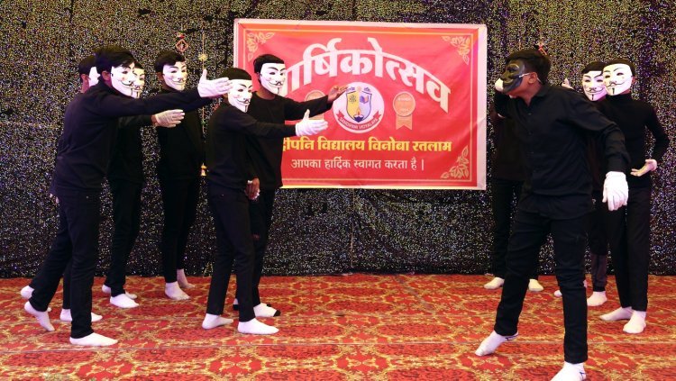 सांदीपनि विद्यालय रतलाम में दो दिवसीय वर्षिकोत्सव "वंदेमातरम्" आयोजित, विद्यार्थियों ने दी प्रस्तुति, पुरस्कार पाकर खिले चेहरे